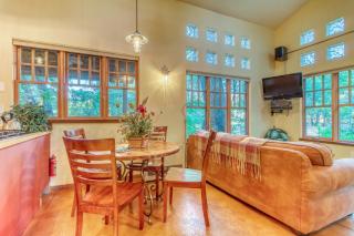 Creekside Guest Cottage - 7
