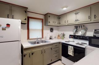 Island Getaway - Oak Bluffs - 4