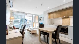 Hi 5 star luxury Adelaide City Apartment - 7