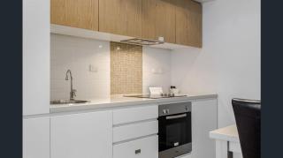 Hi 5 star luxury Adelaide City Apartment - 9
