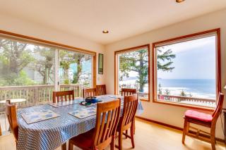 Cliffside Serenity - Oceanside - 2