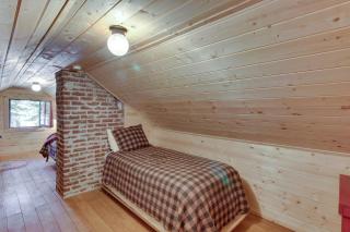 Beth's Lakeside Cabin - 5