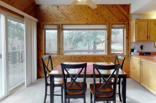 Conrad Vista Waterfront Home - 3