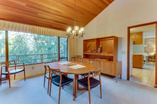 Sleeping Raven Woodland Retreat - 1