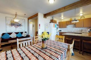 Beach Retreat -- Lower Retreat - Newport - 0