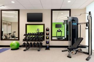 La Quinta Inn & Suites by Wyndham Burlington - Burlington - 2