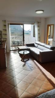 Apartamento amplio y tranquilo con vistas - 0