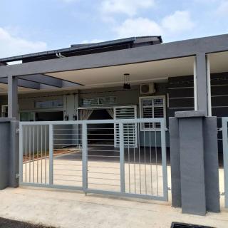 Ana Homestay Ayer Keroh Melaka - Ayer Keroh - 1