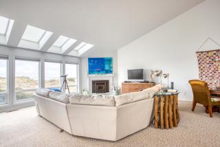 3 Bed 3 Bath Vacation home in Bayshore Beach Club - Waldport - 0