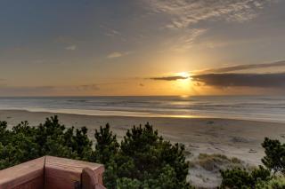 Seadrifter Oceanfront Beach House - Seal Rock - 0