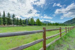 Walk to River Run Gondola - Ketchum - 8