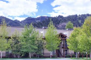 Walk to River Run Gondola - Ketchum - 6