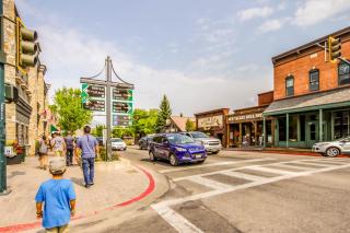 Walk to River Run Gondola - Ketchum - 3