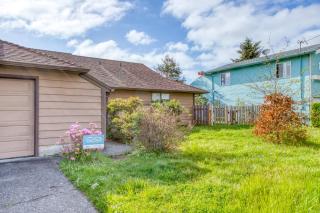 Bay Bridge Beach House - Waldport - 0