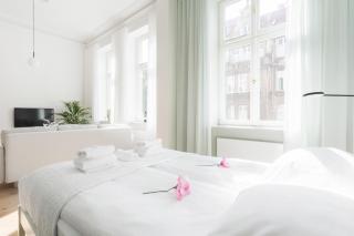 Deluxe MTP Apartments Matejki by Noclegi Renters - Poznań - 4