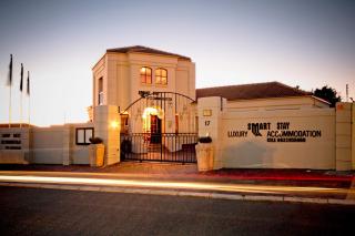 A Smart Stay Apartments - Somerset West - 1