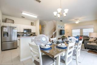 Bella Vidatown Home With Full Size Pool! Townhouse - 4