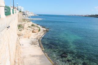 Blue Harbour 3 bedroom seafront apartment with large yard on the promenade - by Getawaysmalta - 1