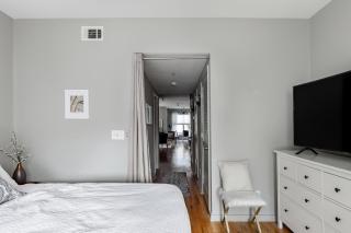 Trendy Castleberry Hill Condo- Walk to Mercedes Benz/ All Downtown Attractions - Atlanta - 2