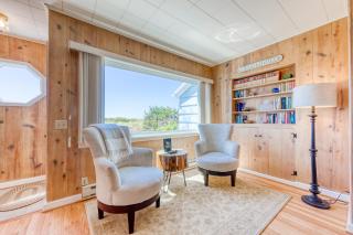 Cheri's Oceanfront Getaway - Rockaway Beach - 2