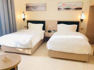 Season Inn Hotel - 2