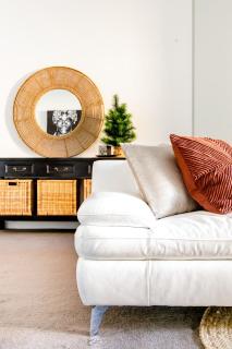 Lux 2BR Apt on Hindmarsh SQ-Pool-Gym-Sauna-Parking - Adelaide - 3