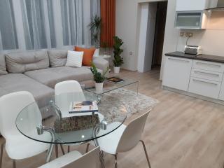 Modern, Quiet & Cozy Apartment in the middle of Downtown near Danube at Fashion street - 5