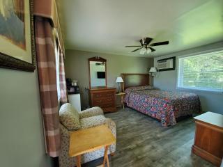 High Springs Country Inn - 9
