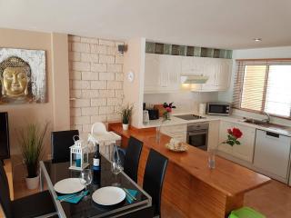 Villa Roque del Conde with fantastic sea view, terrace, pool, Wifi, SAT-TV, garage - 2