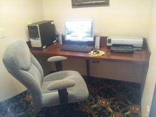 Days Inn & Suites by Wyndham Sam Houston Tollway - Houston - 2