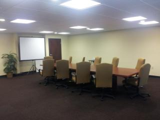 Days Inn & Suites by Wyndham Sam Houston Tollway - 1