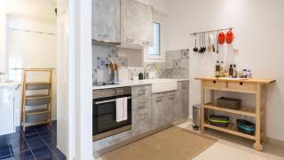 1 KM from The Acropolis 1 Bedroom Apt Netflix And Washing Machine - Athene - 4