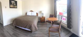 Century Motel - Cornwall - 9