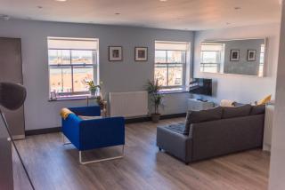 The Sunset Apartment - Margate Beach - By Goldex Coastal Breaks - 9