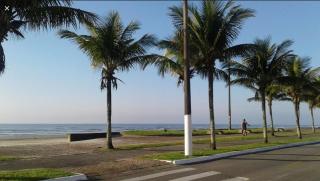 Casa para temporada na Praia Grande aprox 100 mts da praia - 9