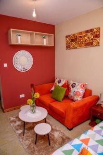 PIT-STOP NAIROBI: LOCATED NEAR AIRPORT & TOURIST CIRCUIT - 1