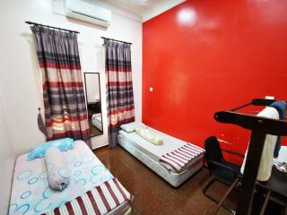 Amera Homestay - Cukai - 1
