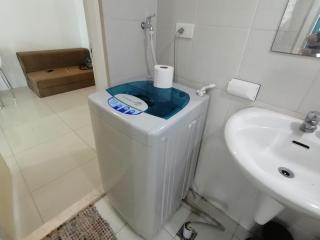 Spacious 2BR in Jazz Residences Makati - Manila - 9