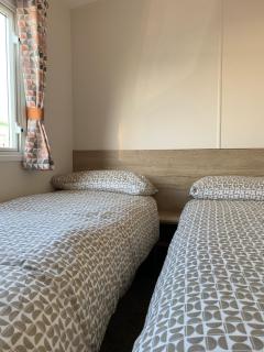 Brambles 66 -Static Holiday Caravan, Porthcawl - Newton - 7