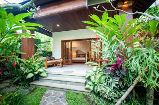 Flamboyant Villa Ubud - Ubud - 3