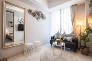 Luxury Suite 1BR Taman Anggrek Residences - Jakarta - 9