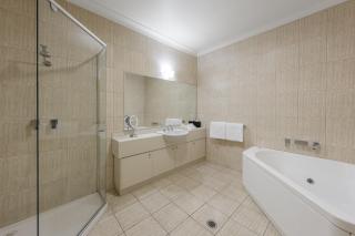 The Carrington Hotel - 8