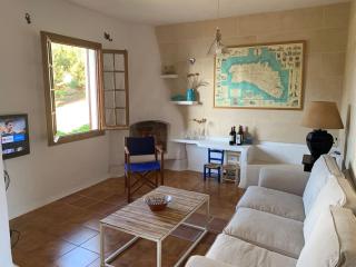 Casa con jardin ,vistas al mar y atardecer en Playas de Fornells - 2