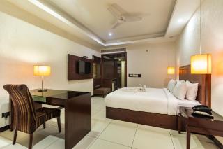 The Bentley Seaside Boutique Hotel - Chennai - 3