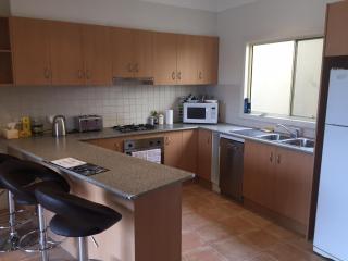 Central Apartment - Williamstown - 1