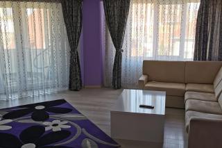 Luxury apartment with two bedrooms and large living room, 100 square meters, city center - Oradea - 1