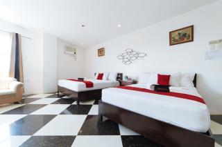 RedDoorz Plus @ San Roque Roxas City - Roxas City - 0