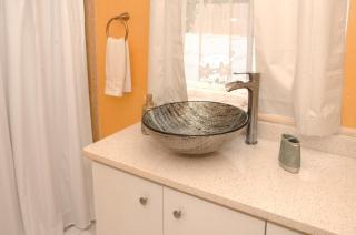 Adorable Historic Downtown Apartment - 2