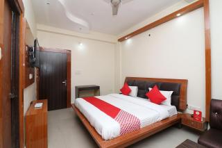 FabHotel Neena Palace - 9