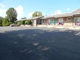 Sunset Motel - Murphy - 1